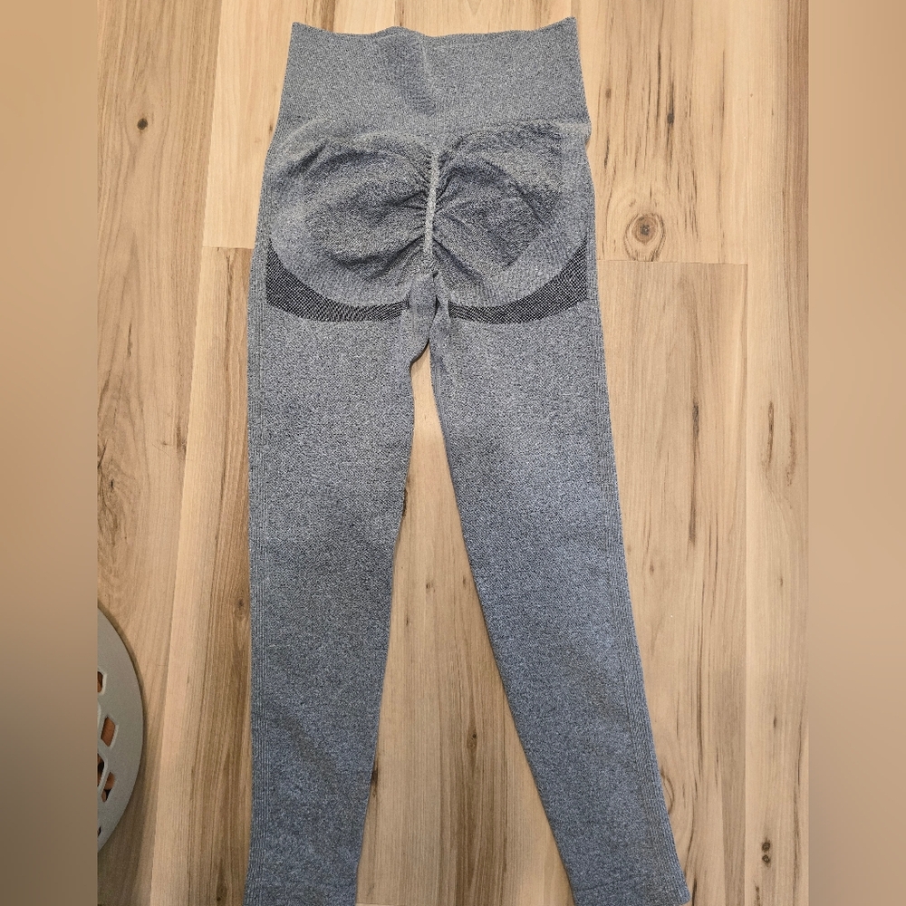 Seamless Scrunch Butt Grey Leggings